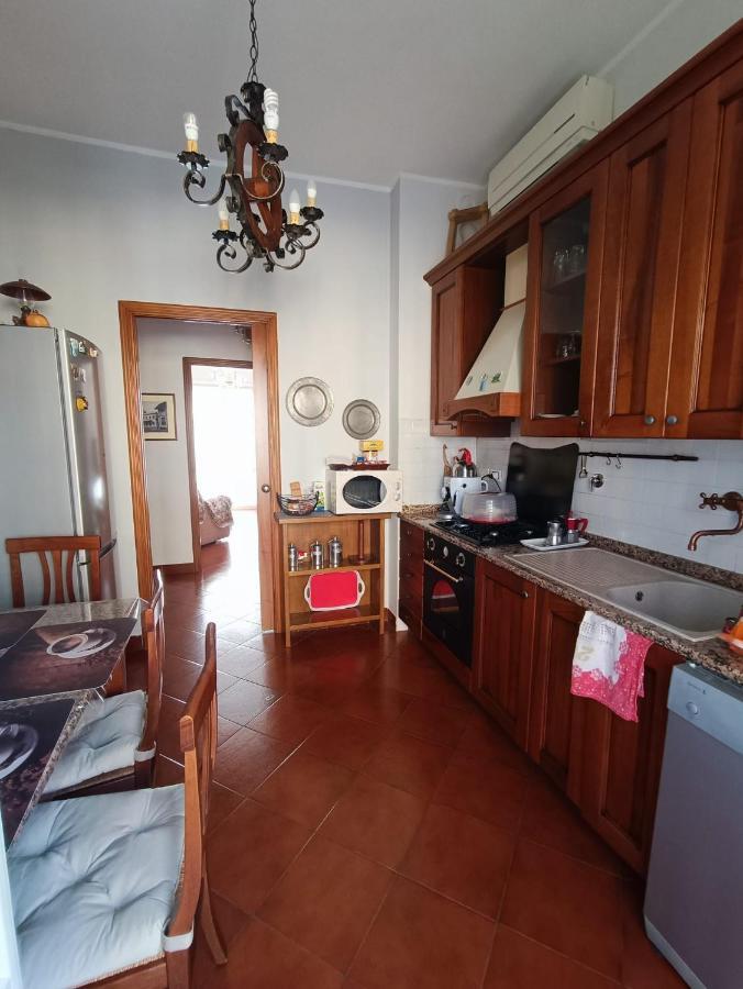 Il Viaggiante Mare 350 M - Quadrilocale - Centro Commerciale - Universita -Porto Costa Crociere E Corsica Ferries Савона Екстериор снимка